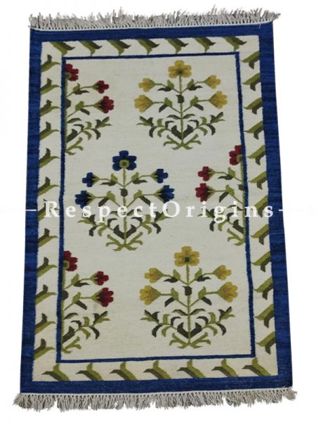 White Hand-knitted Carpets ; 5*8 Ft; com