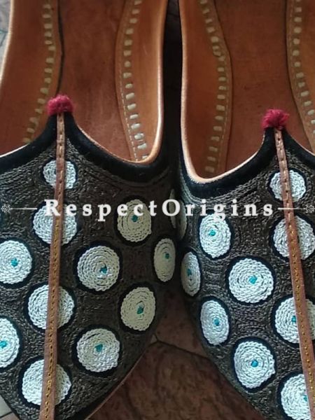 Ethnic Leather Soft Ladies Hand Embroidered Slip-on Gray and White Jutti Mojari Shoes Size 36/37/38/39; u602075863_New_db.com