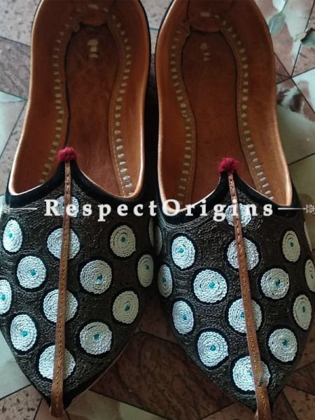 Ethnic Leather Soft Ladies Hand Embroidered Slip-on Gray and White Jutti Mojari Shoes Size 36/37/38/39; u602075863_New_db.com
